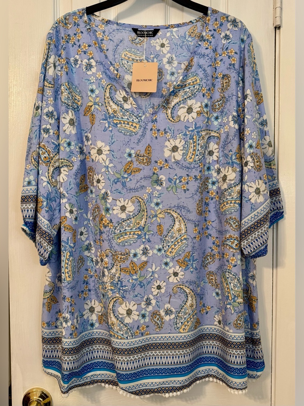 BloomChic Light Blue Paisley & Floral Print Top with Cream Accents NWT 18/20